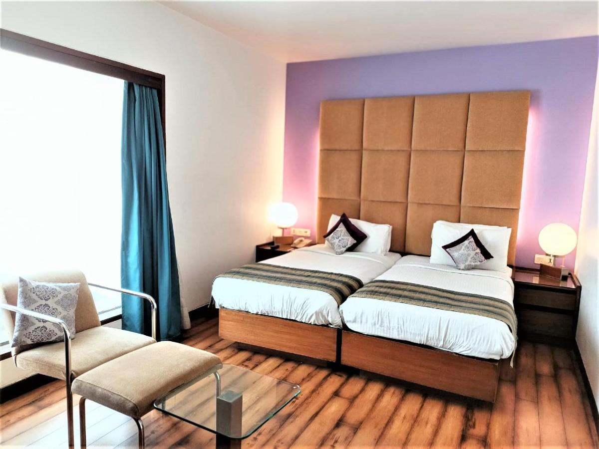 Hotel Yogi Executive, Navi Mumbai Exterior foto